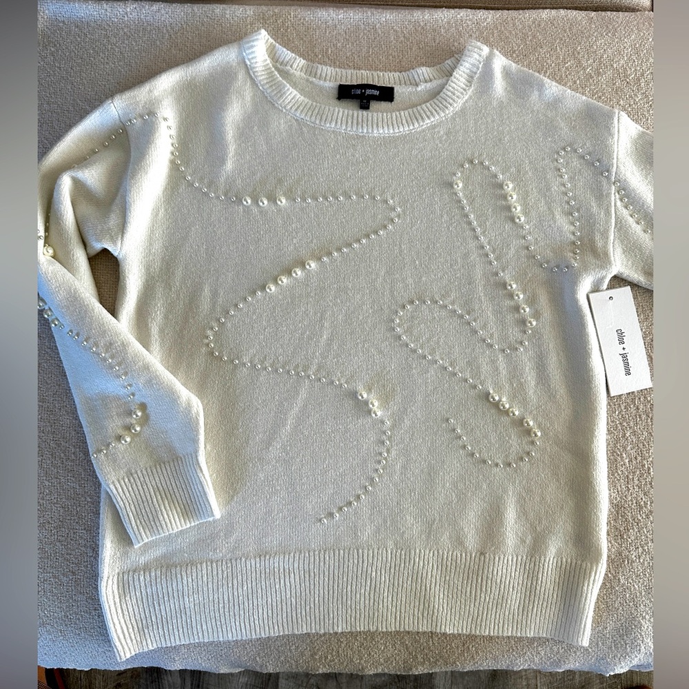 White Pearl detailed Sweater